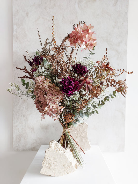 Dried flower bouquet in violet tones featuring seasonal autumn flowers – Luxe Size Close View.