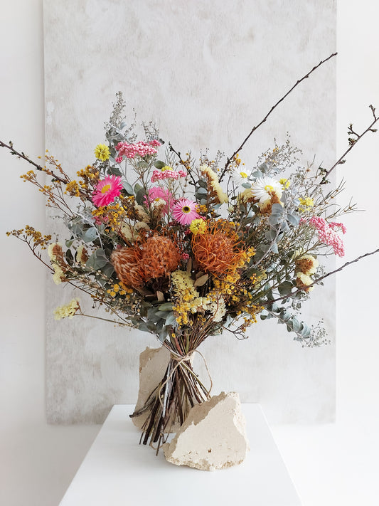 Dried flower bouquet in bright tones featuring seasonal spring flowers – Luxe Size Close View.