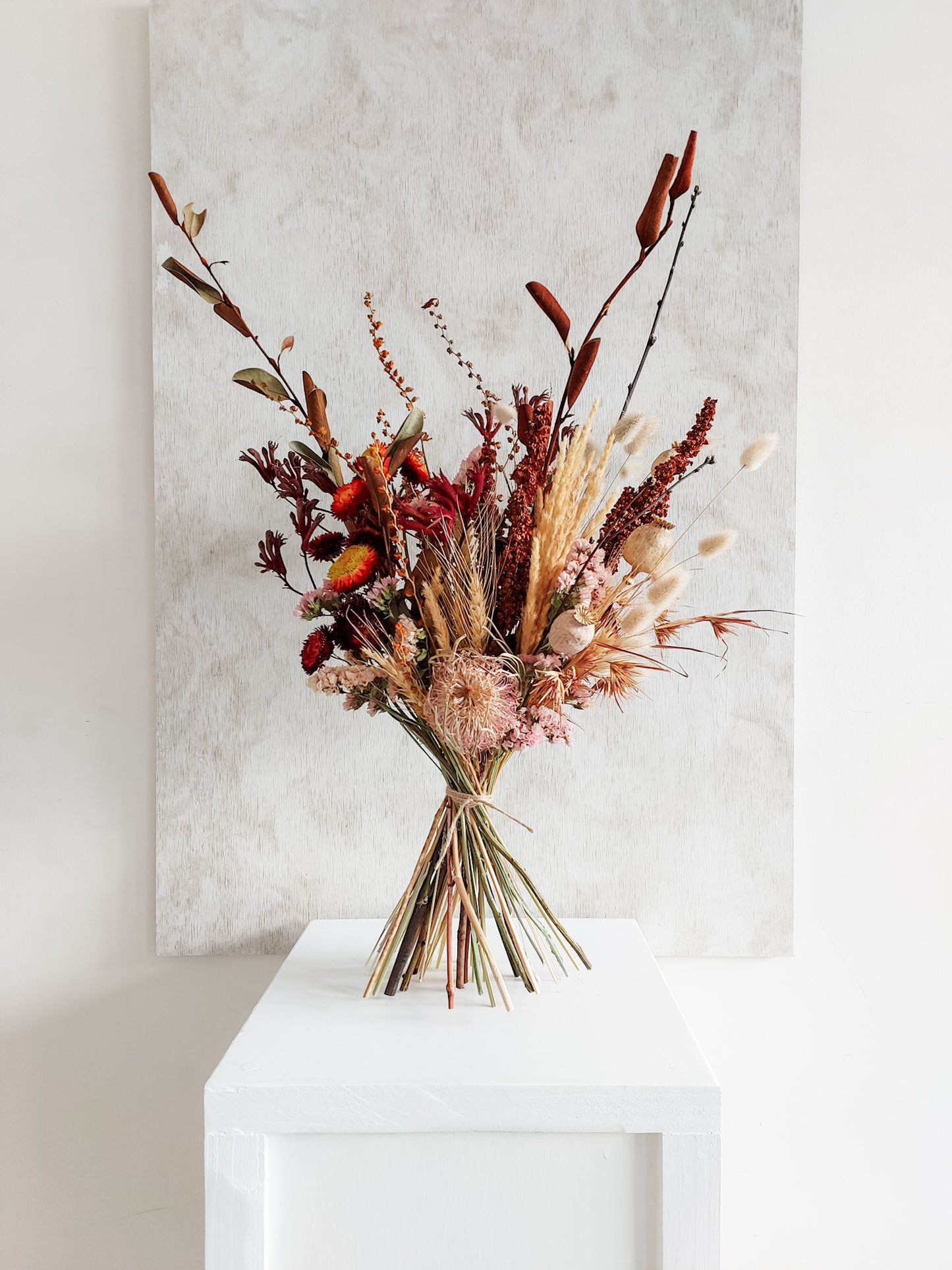 Dried flower bouquet autumnal tones in a rustic boho style – Luxe Size Distant View.