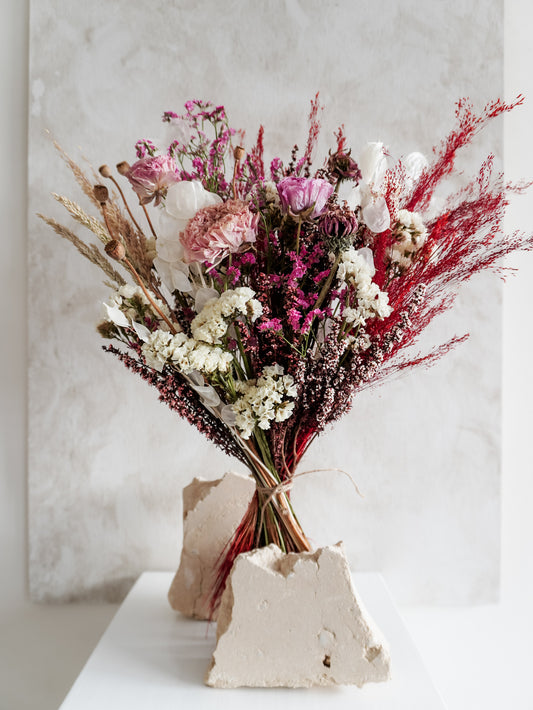 Dried flower meadow bouquet in a rich red colour palette for valentine’s day – Luxe Size Close View.